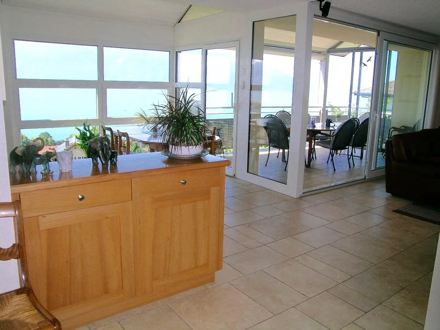 For sale in Corseaux, exceptional apartment of 7 rooms in triplex. - Photo 7 of 14