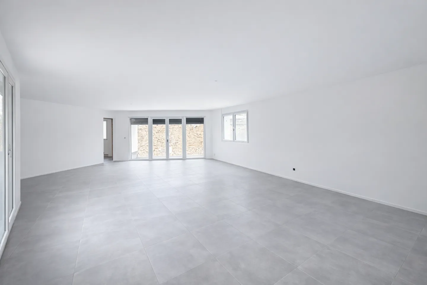 Modernes Erdgeschoss-Apartment - Foto 2 von 5