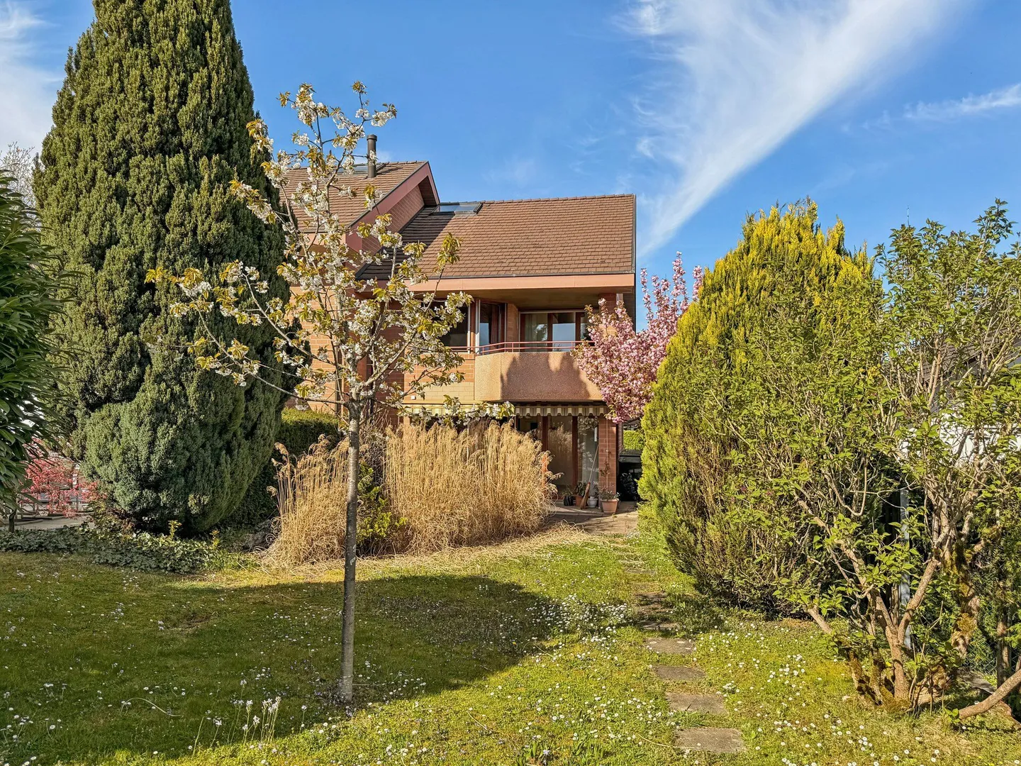 Charmante maison individuelle avec jardin - Photo 1 sur 16