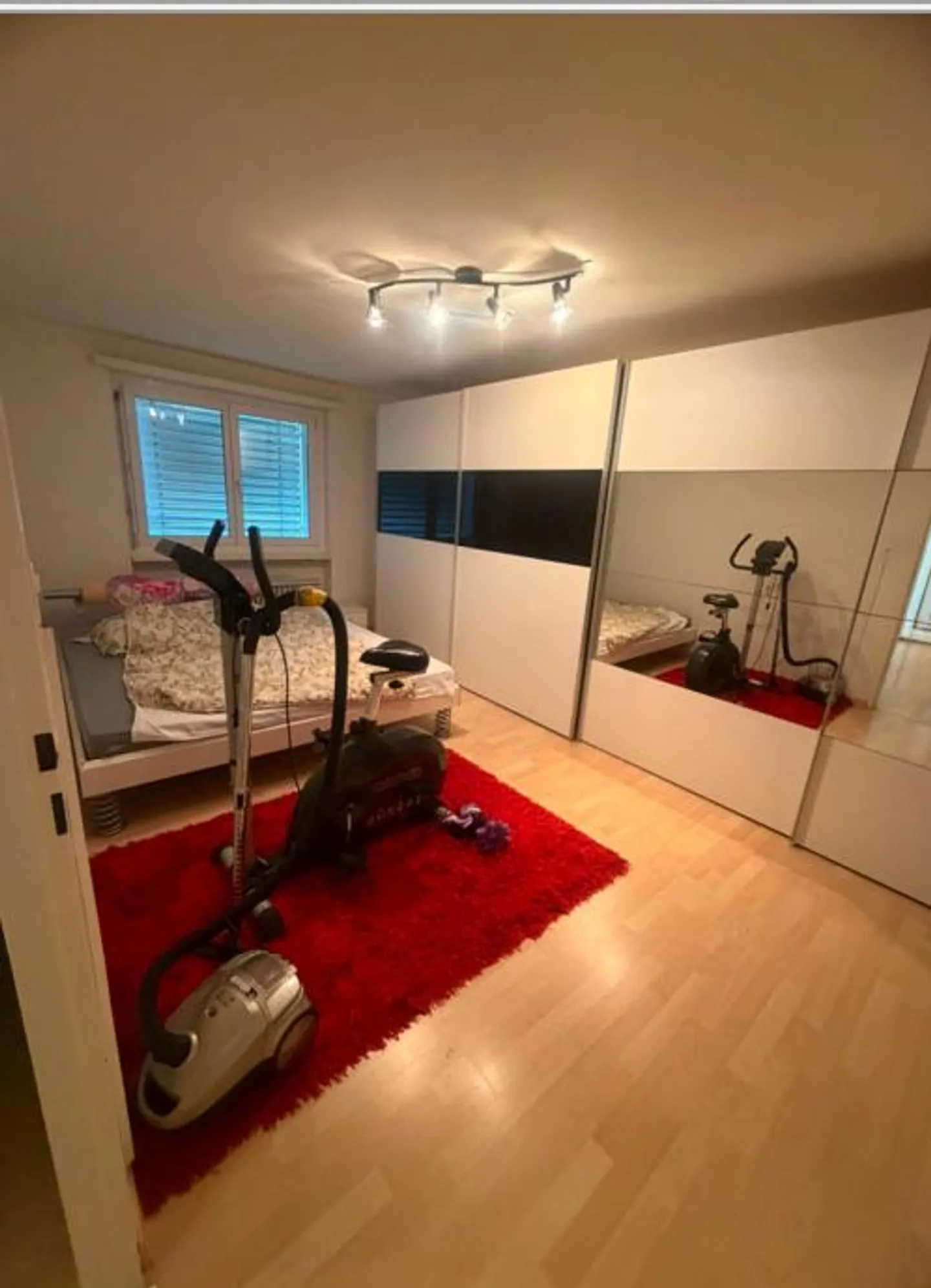 Charmant appartement 2 pièces - Photo 2 sur 7