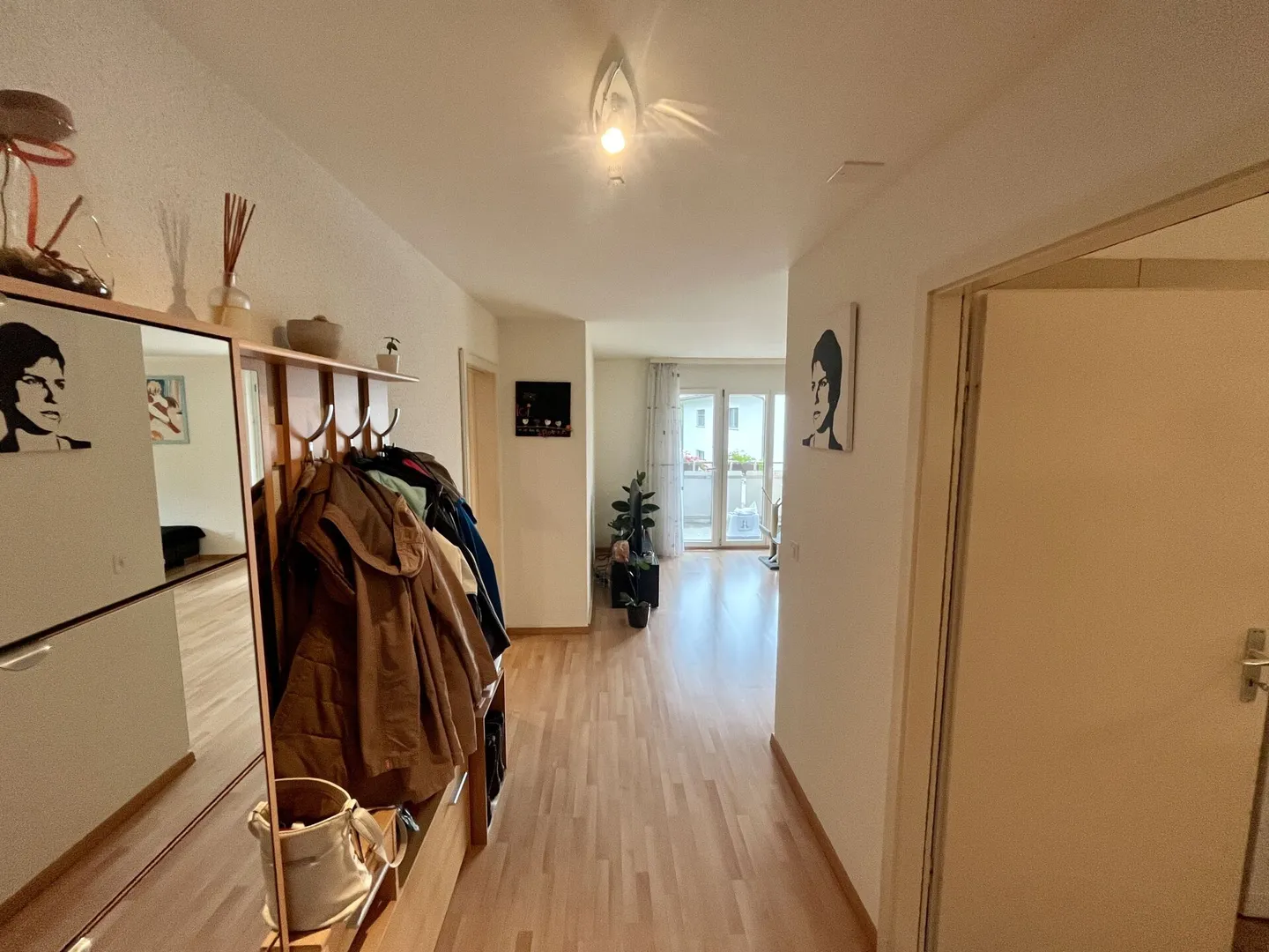 Appartamento ristrutturato con finiture moderne - Foto 4 di 6