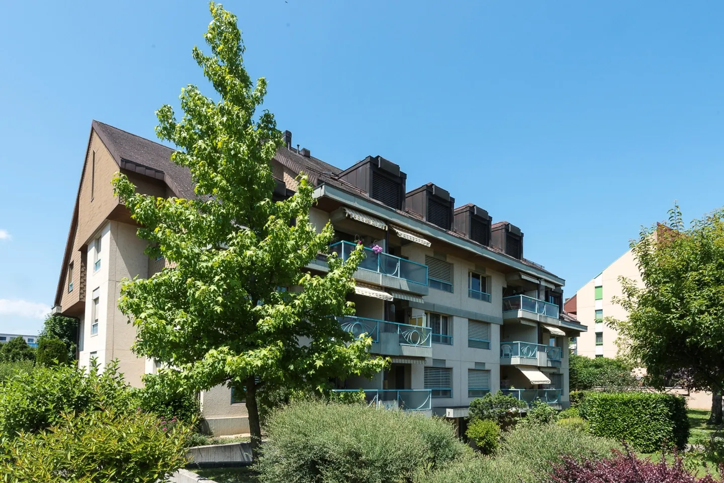 Accommodation in a green neighborhood - Photo 2 of 4