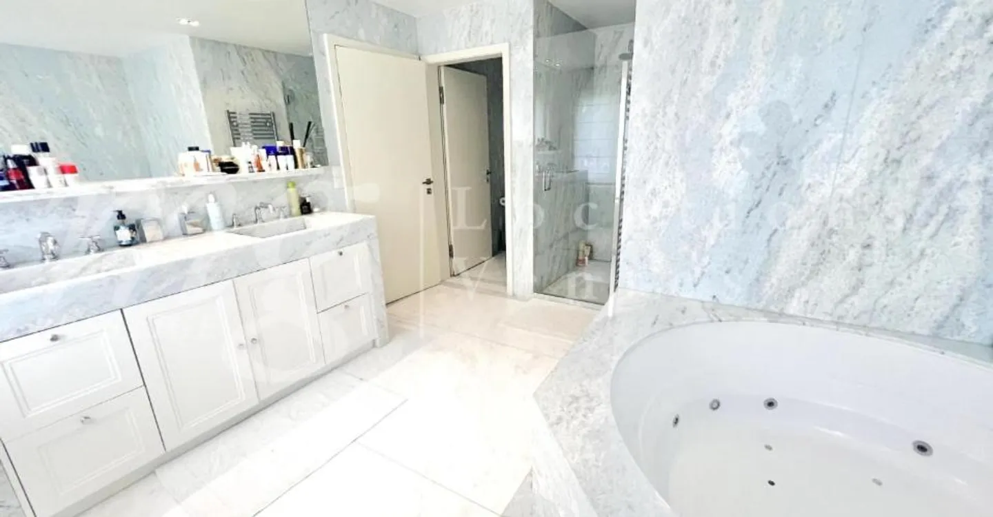 SUPERBO APPARTAMENTO DI 7 STANZE DI 250 m2 CON GRANDE TERRAZZA - 3 BALCONI E VISTA LIBERA - Foto 12 di 13