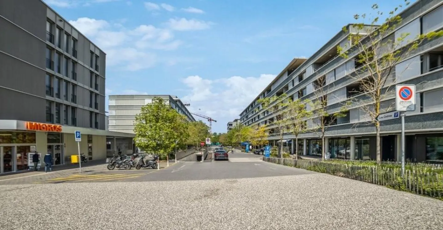 Are you looking for a place to live with parking? - Photo 2 of 11