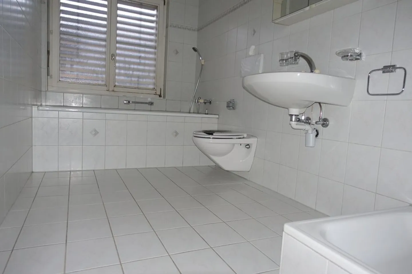 Short - 4.5-room apartment with balcony and garage - Photo 7 of 10