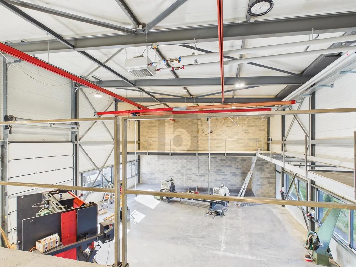 SPACIOUS AND IDEALLY LOCATED - Photo 4 of 6