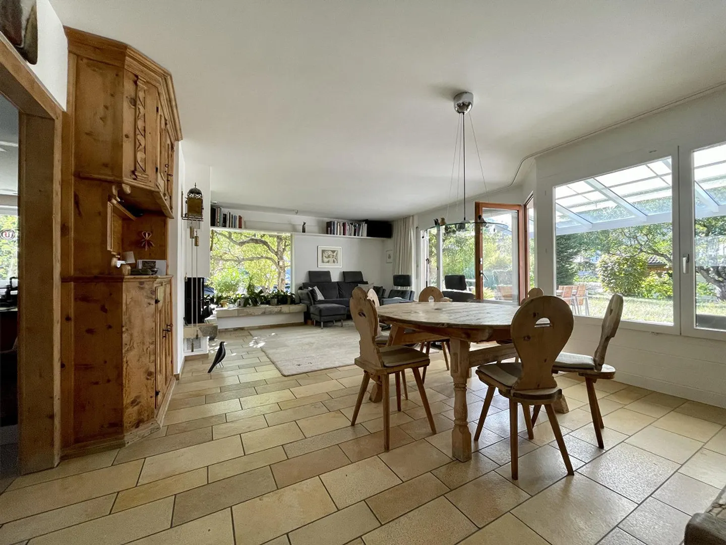 Section de maison de 4,5 pièces avec jardin dans un emplacement central à Trimmis - Photo 3 sur 17