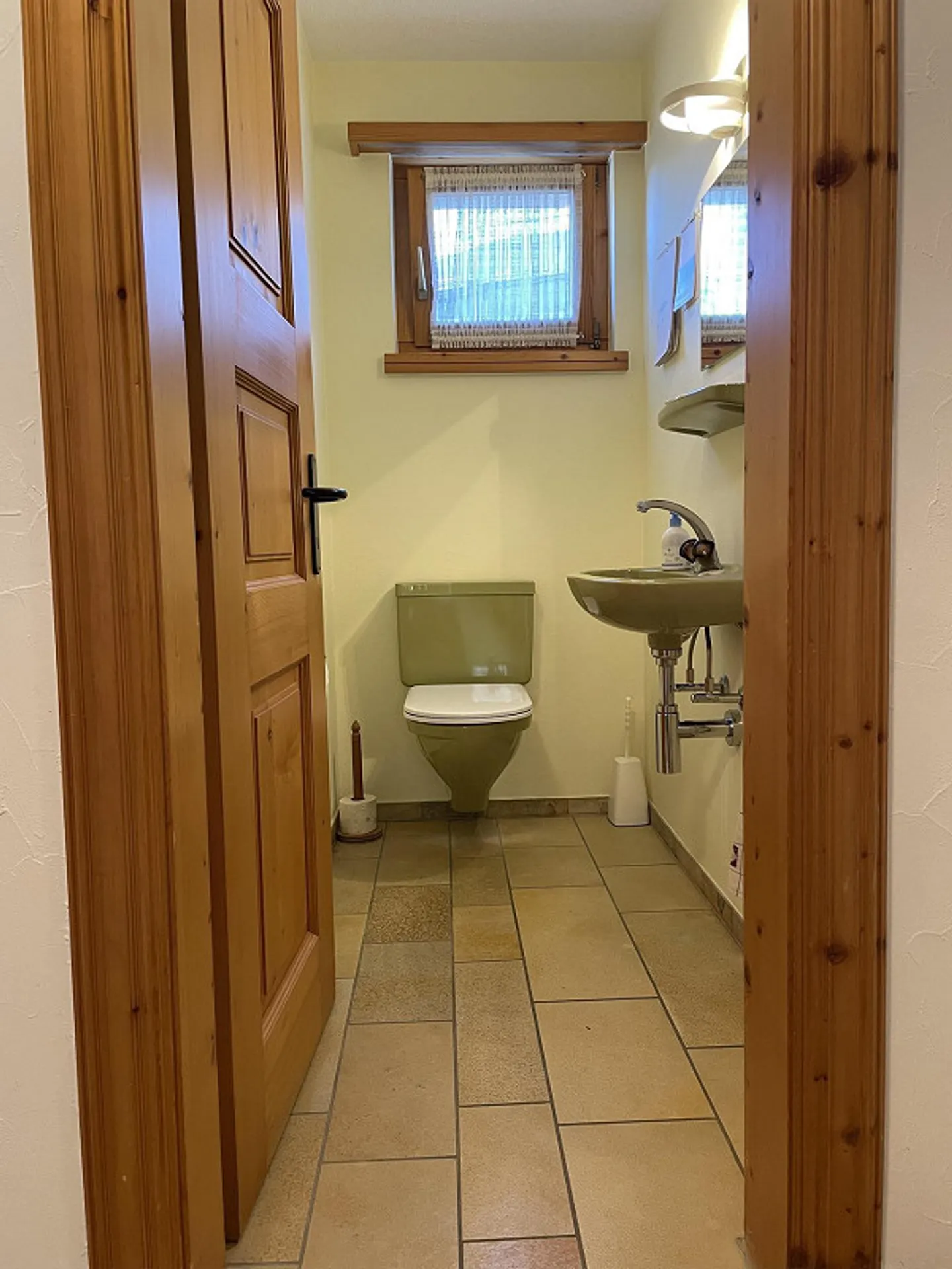 Section de maison de 4,5 pièces avec jardin dans un emplacement central à Trimmis - Photo 8 sur 17