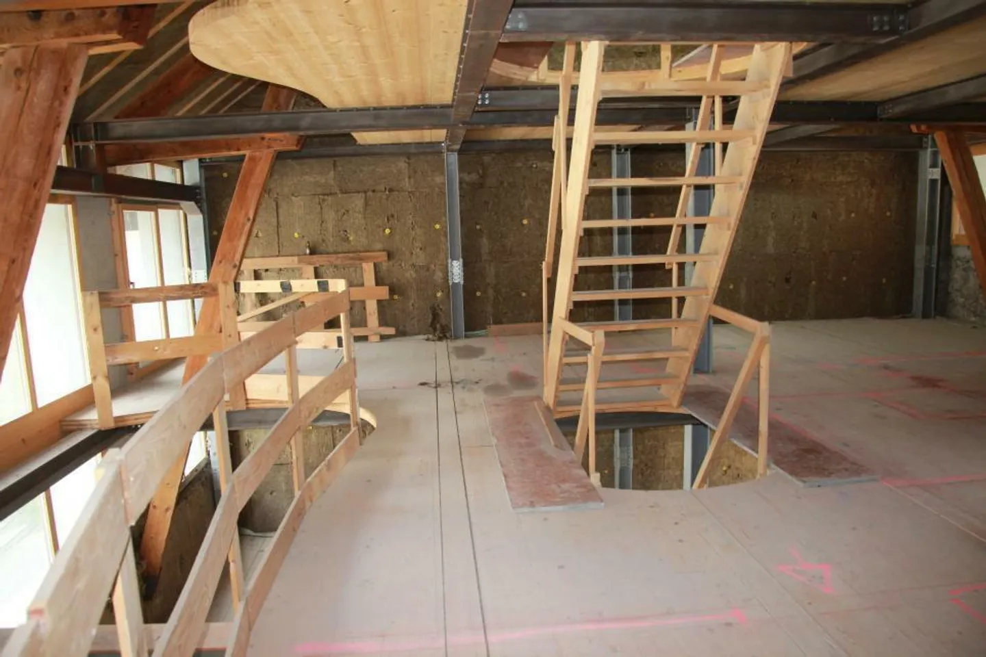 Village House Transformed into BnB with 7 Rooms for Rent of 200 m2 + a Large Apartment of 143 m2 - Photo 12 of 13