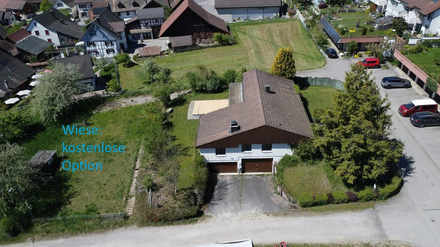 Casa unifamiliare indipendente in stile bungalow su ampio terreno - Foto 3 di 13