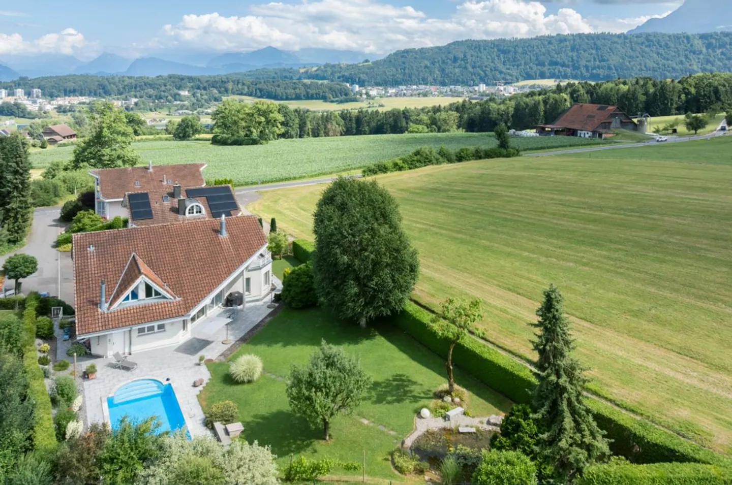 Grande maison familiale avec piscine, jardin et bien-être - Photo 4 sur 6