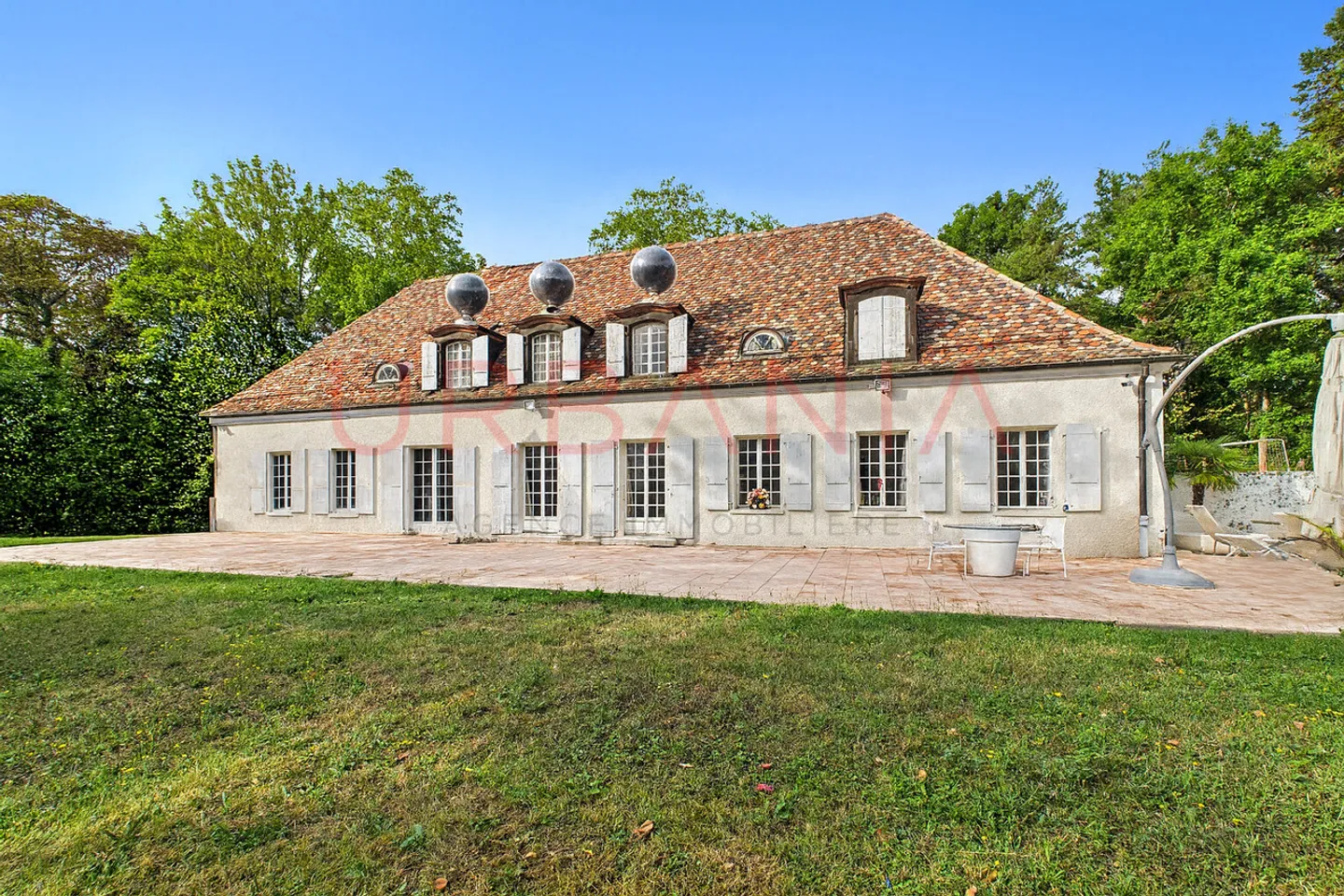 Exceptional property in the heart of the Geneva countryside - Photo 1 of 6
