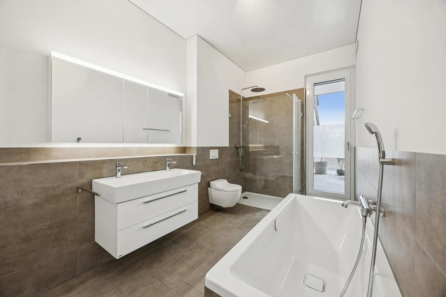 Exclusive climate comfort penthouse apartment with 220 m2 of space to dream! - Photo 22 of 29