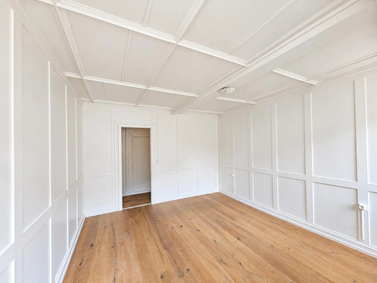 Appartement ancien de 2,5 pièces élégant à Mollis - Photo 3 sur 11
