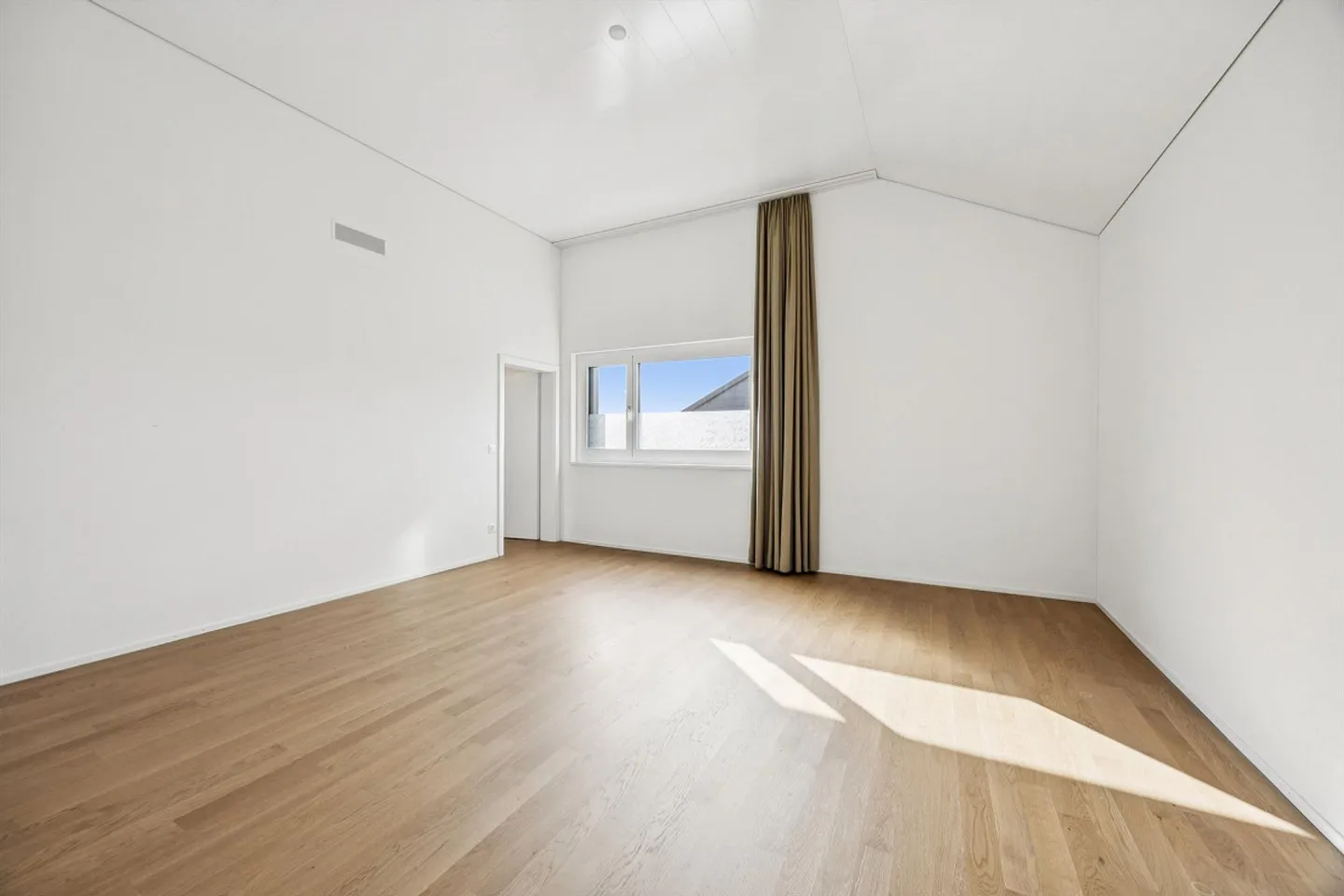 Exclusive climate comfort penthouse apartment with 220 m2 of space to dream! - Photo 24 of 29