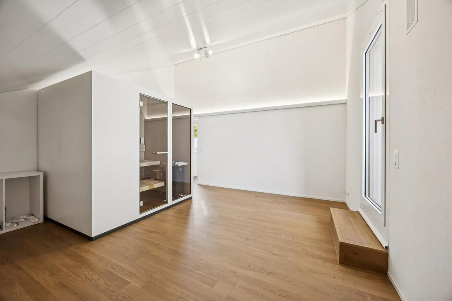 Exclusive climate comfort penthouse apartment with 220 m2 of space to dream! - Photo 26 of 29