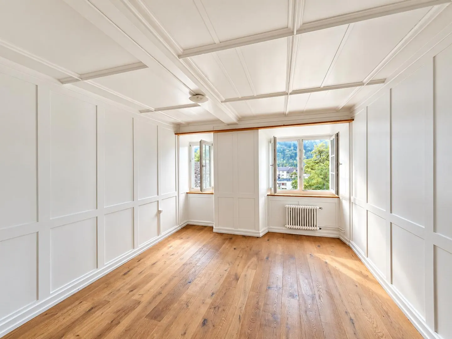 Appartement ancien de 2,5 pièces élégant à Mollis - Photo 4 sur 11