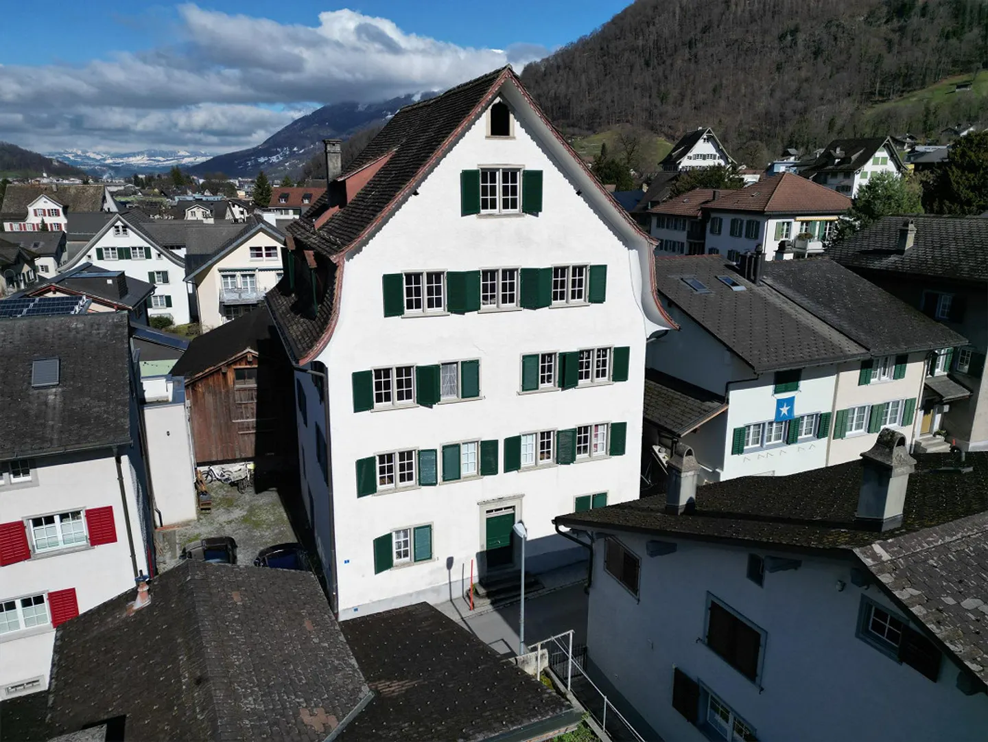 Appartement ancien de 2,5 pièces élégant à Mollis - Photo 6 sur 11