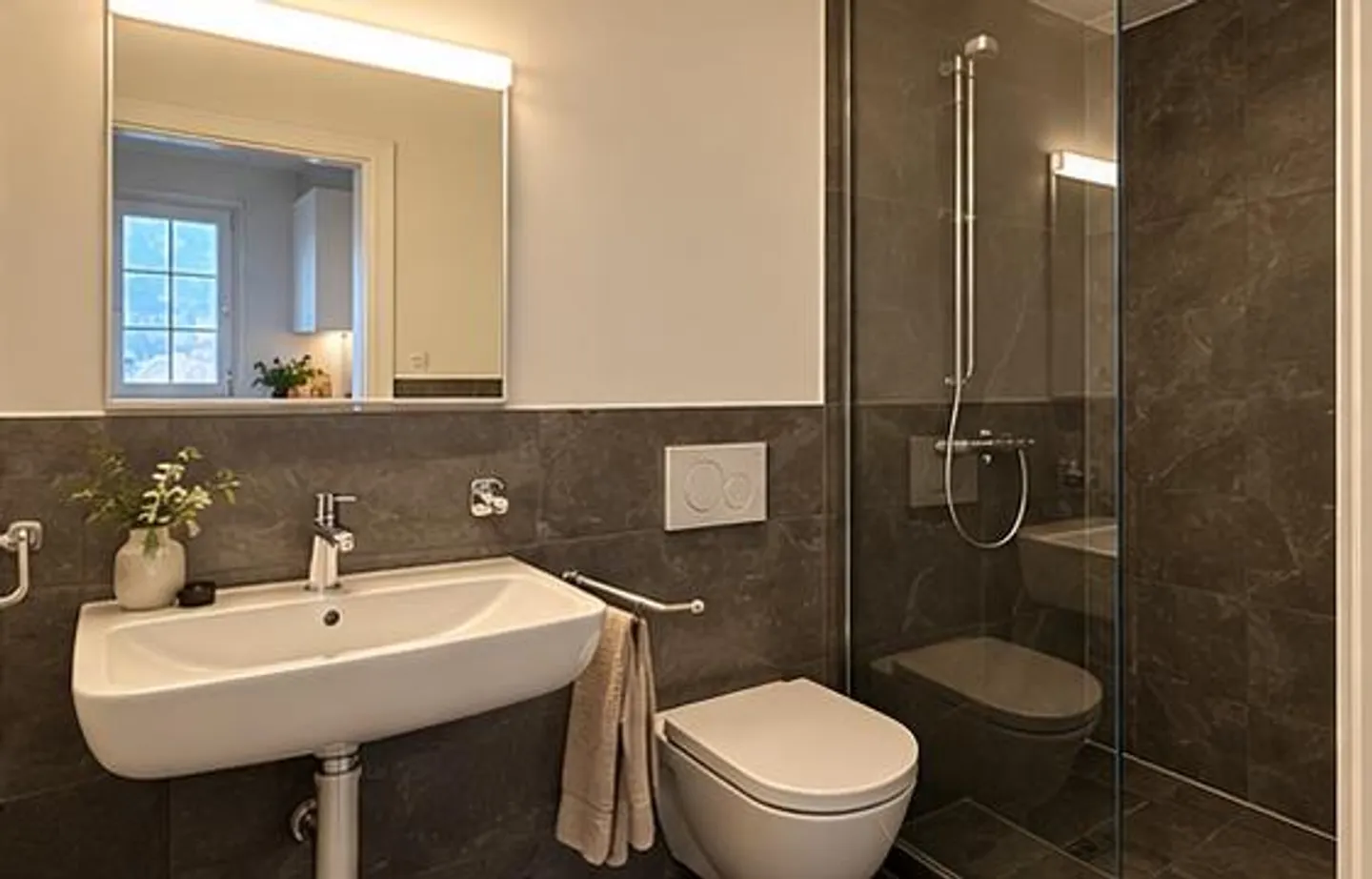 Appartement ancien de 2,5 pièces élégant à Mollis - Photo 11 sur 11