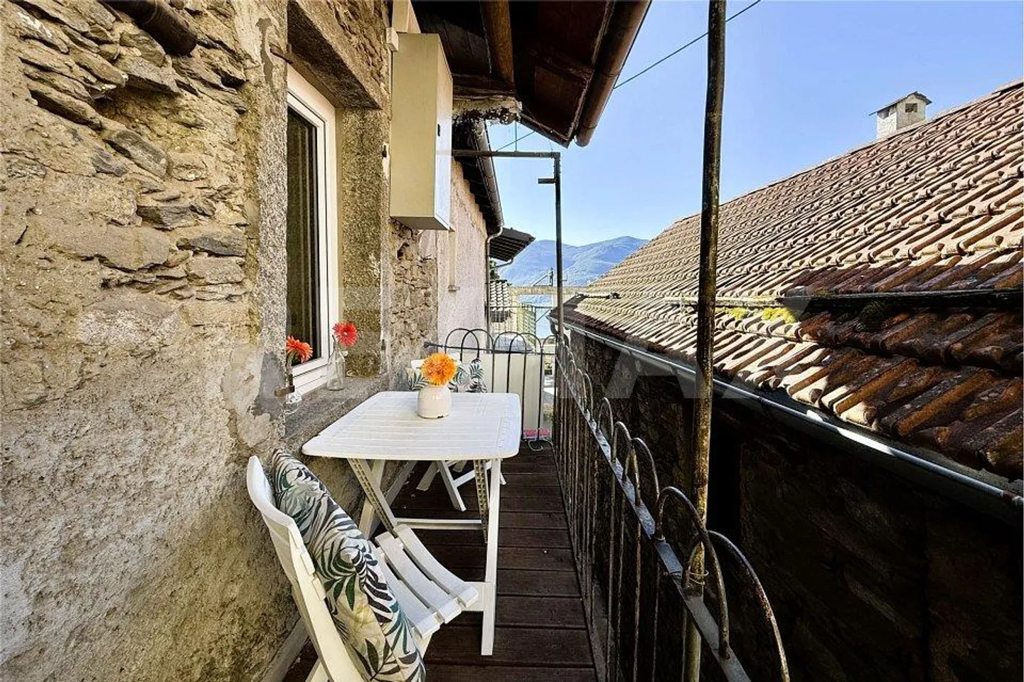 Rustique de 2 pièces dans le noyau - Photo 3 sur 12