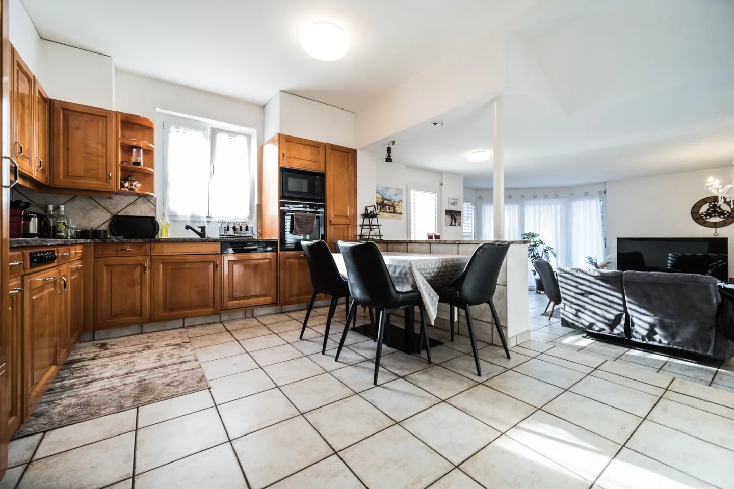 Appartement 4.5 pièces à louer idéalement situé à Martigny - Proche de la gare - Photo 3 sur 10