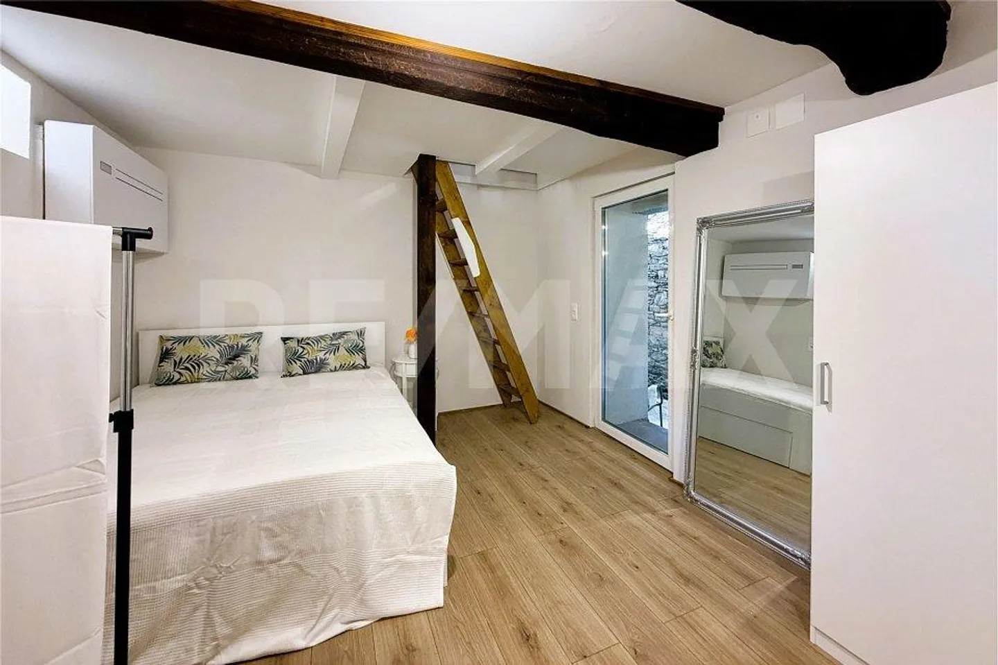 Rustique de 2 pièces dans le noyau - Photo 7 sur 12