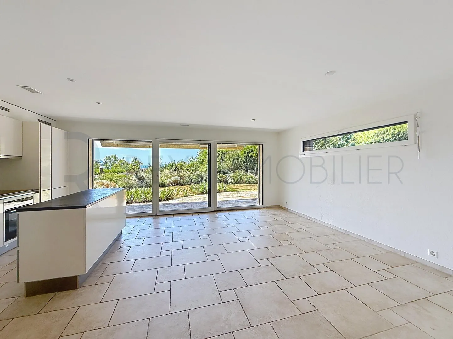 Appartement Charmant avec Vue Alpestre - Photo 3 sur 10