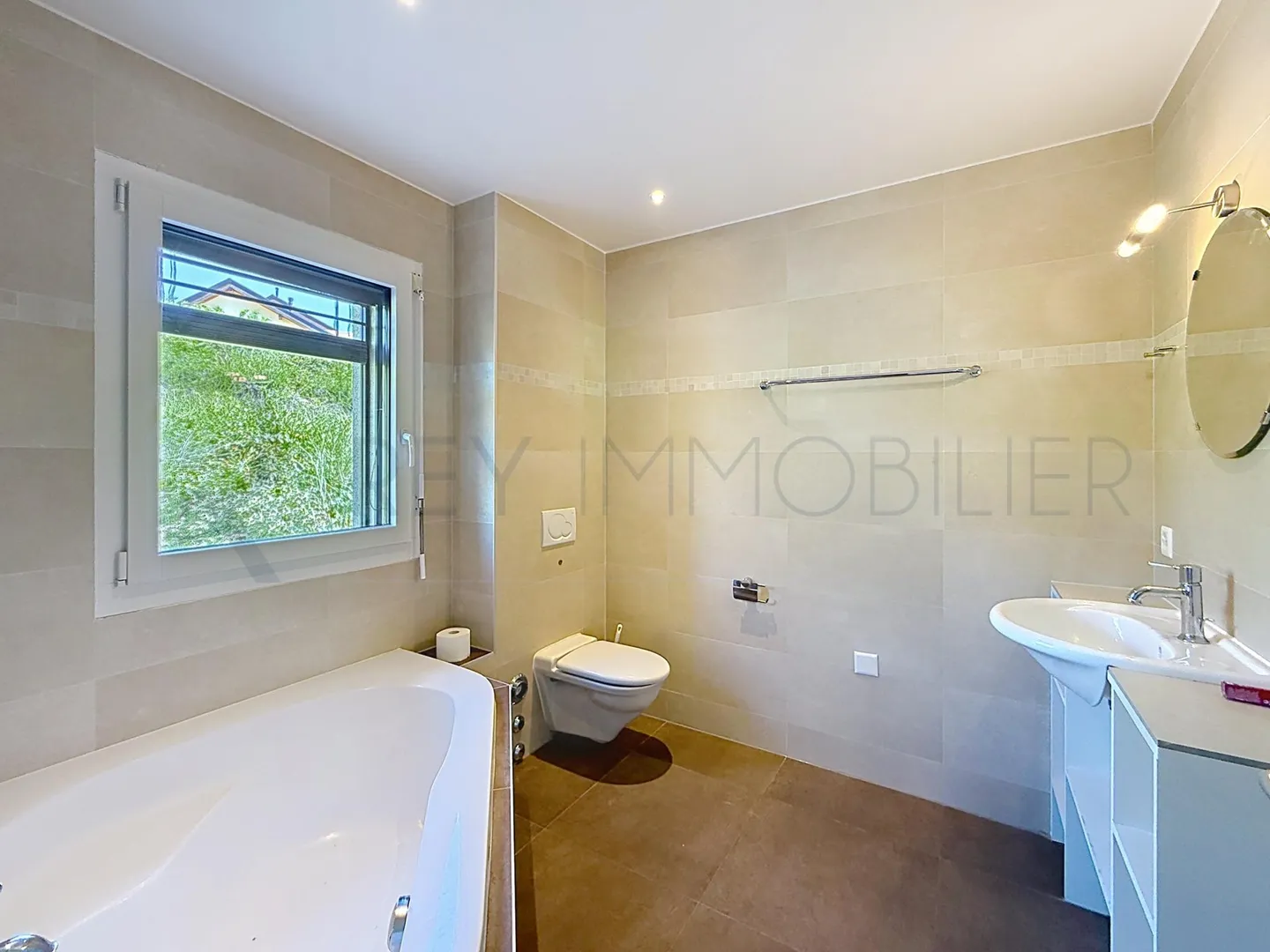 Appartement Charmant avec Vue Alpestre - Photo 6 sur 10