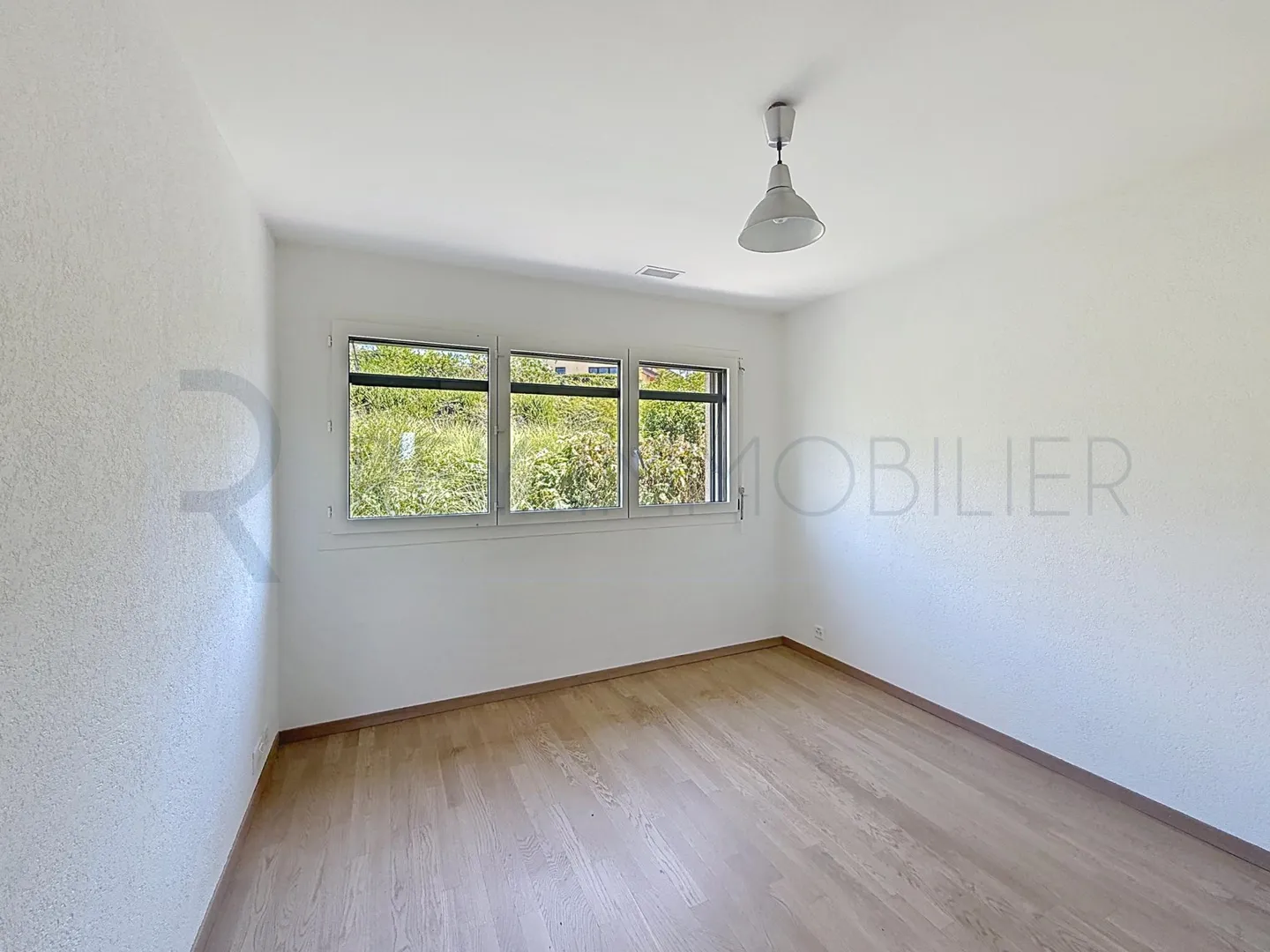 Appartement Charmant avec Vue Alpestre - Photo 7 sur 10