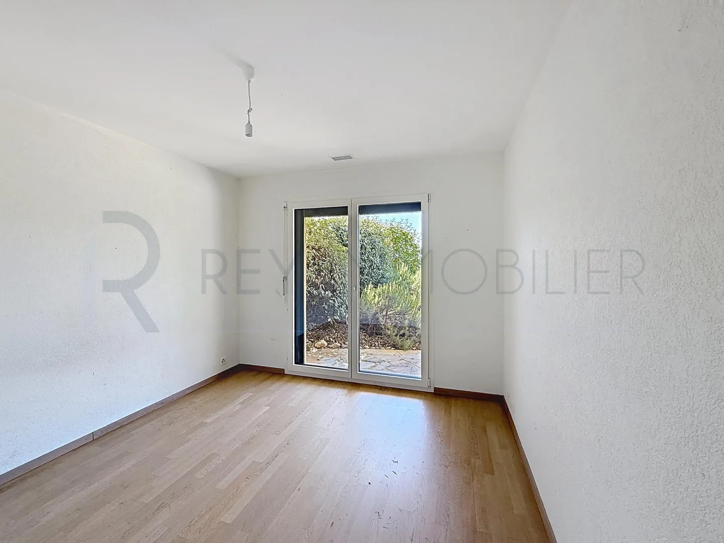 Appartement Charmant avec Vue Alpestre - Photo 8 sur 10