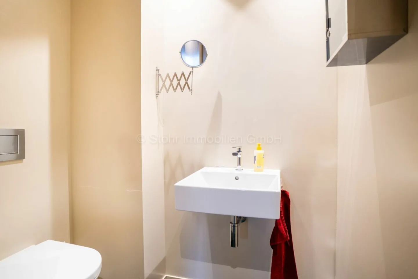 Fully Renovated 6.5-Room Middle House with Historic Character in Oberwinterthur - Photo 5 of 31