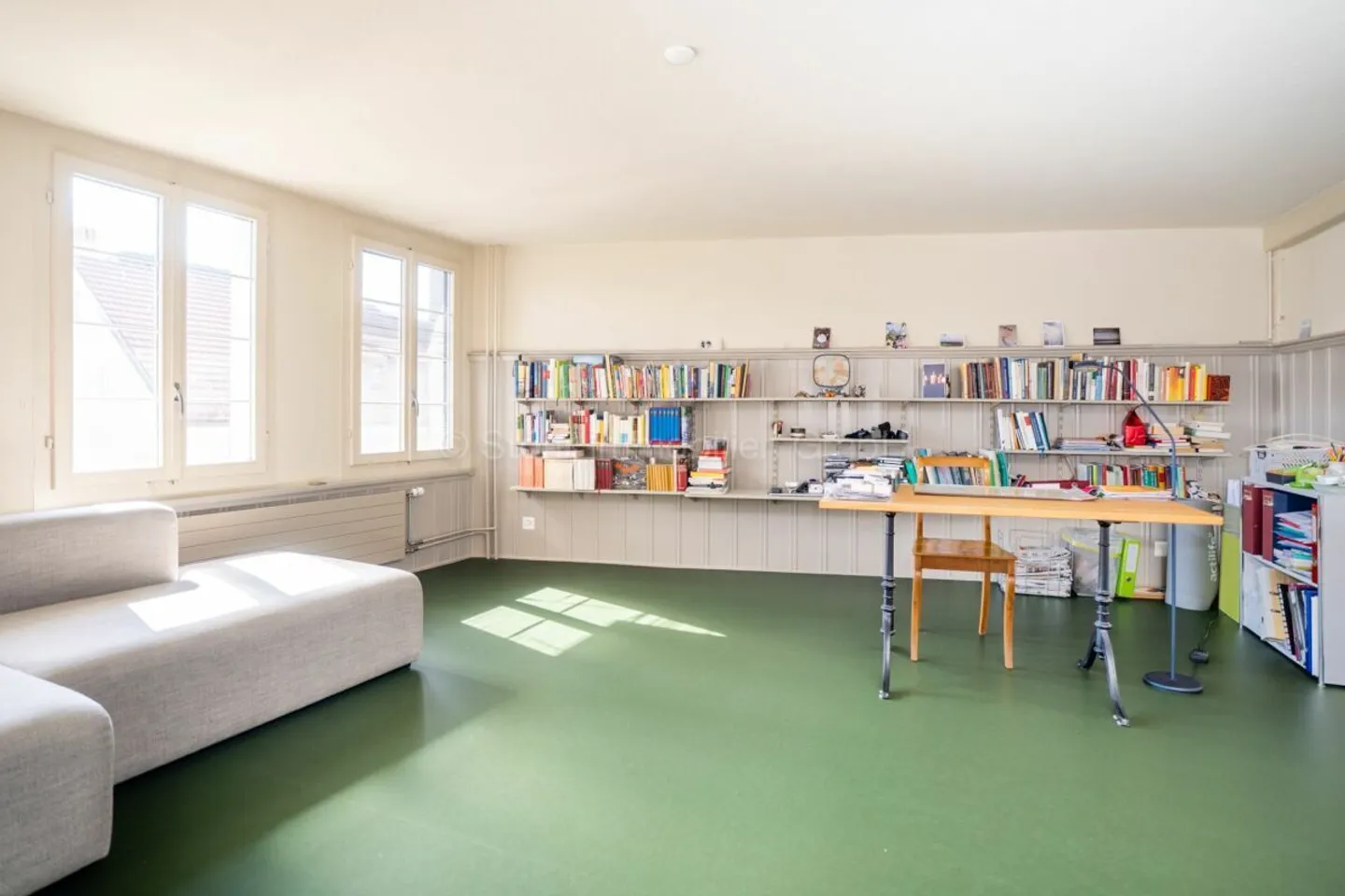 Fully Renovated 6.5-Room Middle House with Historic Character in Oberwinterthur - Photo 7 of 31