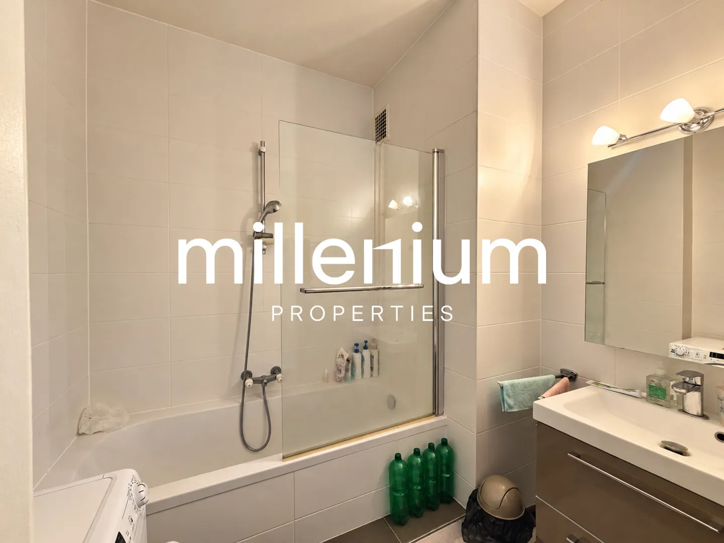 Magnificent furnished apartment of 90 m2 renovated in Pâquis, close to the lake - Photo 4 of 5