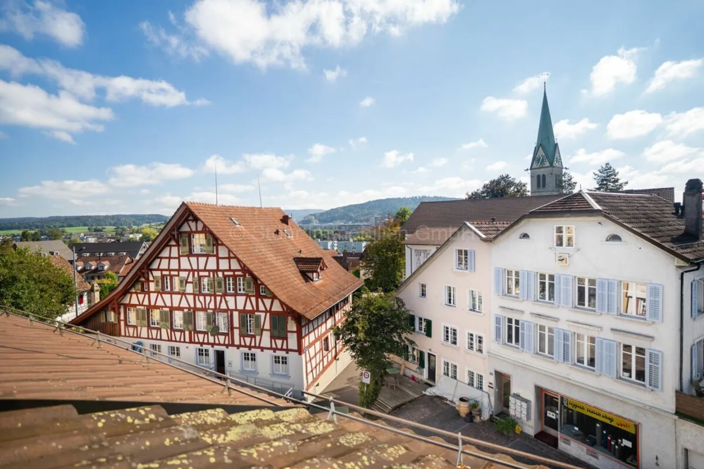 Fully Renovated 6.5-Room Middle House with Historic Character in Oberwinterthur - Photo 18 of 31