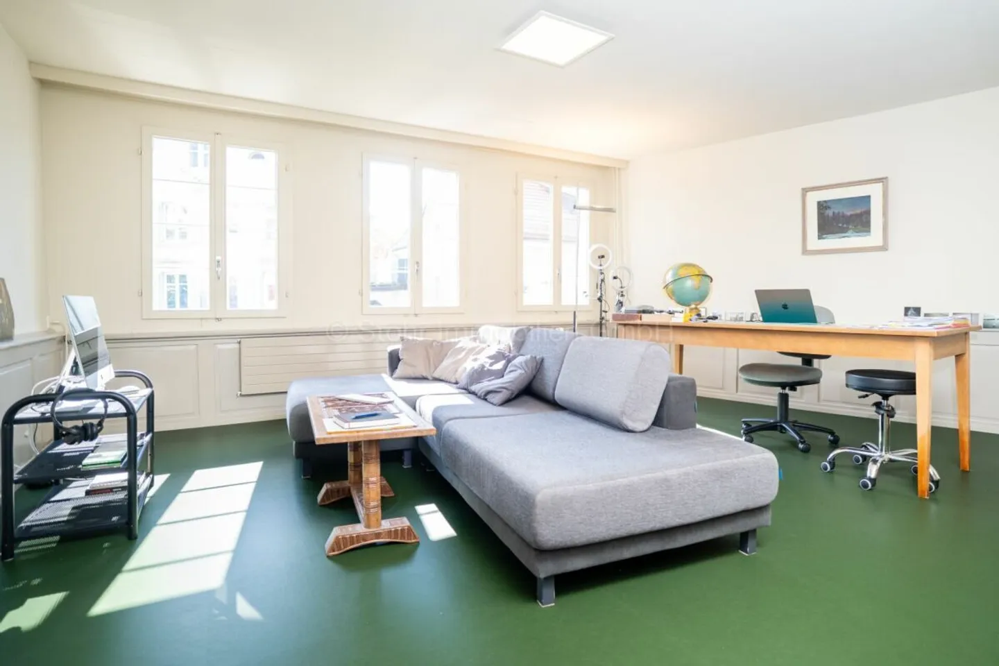 Fully Renovated 6.5-Room Middle House with Historic Character in Oberwinterthur - Photo 25 of 31