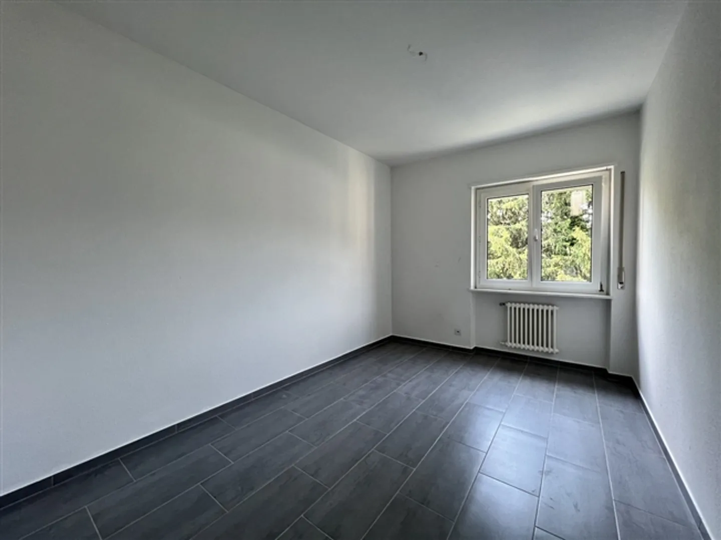 RENOVATED 3.5-ROOM APARTMENT - Photo 9 of 12