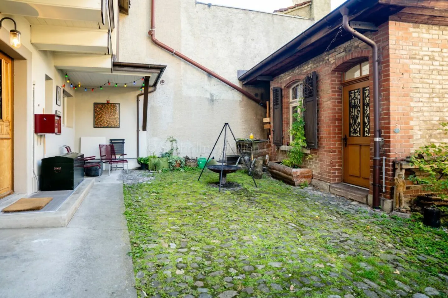 Fully Renovated 6.5-Room Middle House with Historic Character in Oberwinterthur - Photo 30 of 31