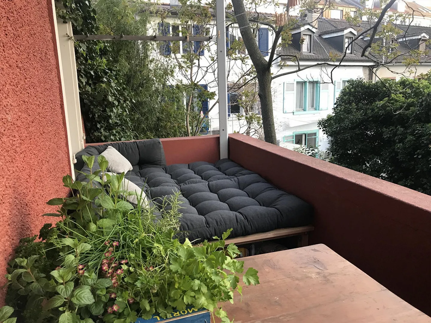 Appartement ancien de 3 pièces avec balcon sur la cour - Photo 1 sur 9