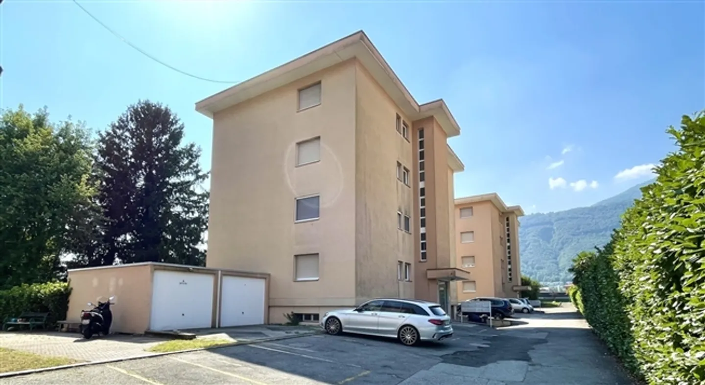 RENOVATED 3.5-ROOM APARTMENT - Photo 12 of 12