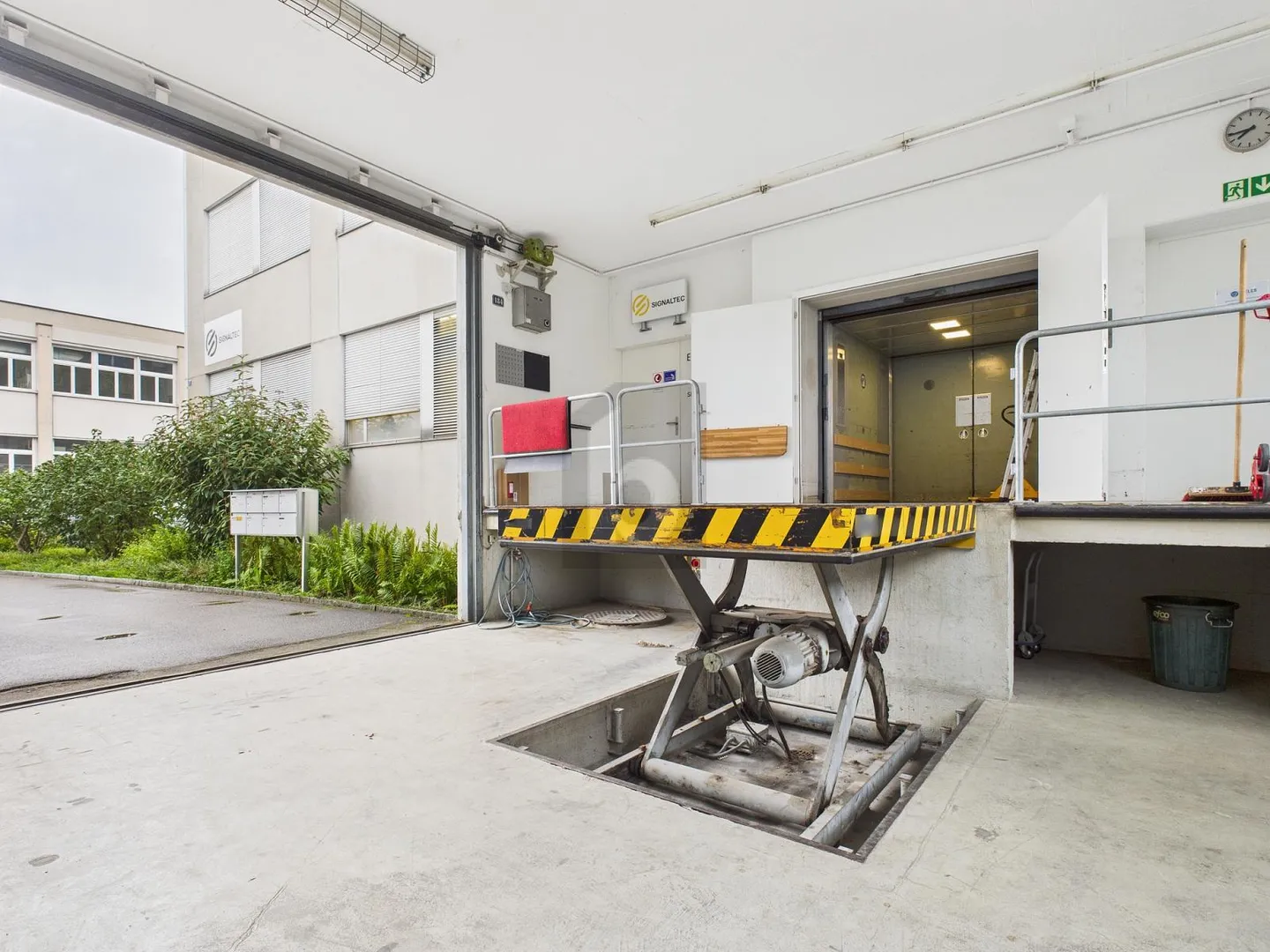 Edificio ad uso misto in affitto - Foto 2 di 6