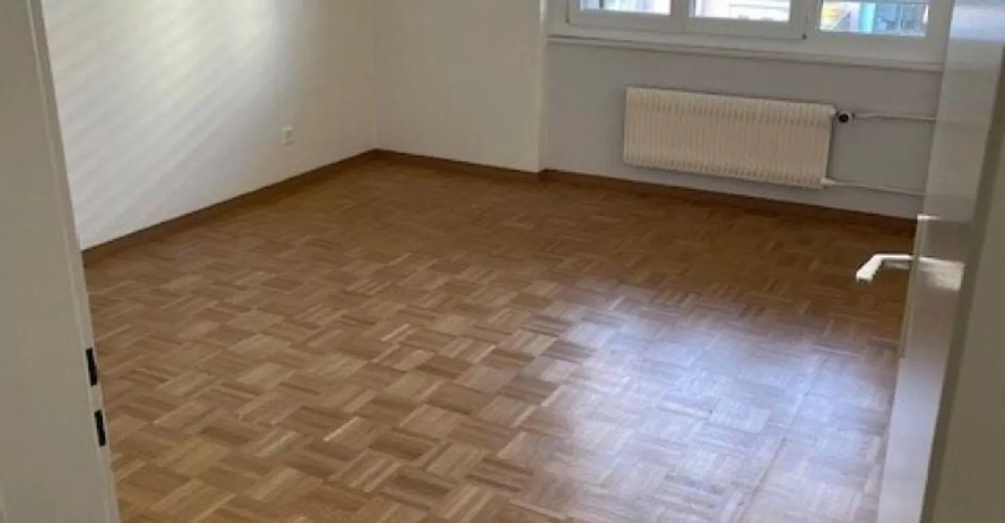 Familienwohnung mit geschlossenem Balkon! - Foto 5 von 9