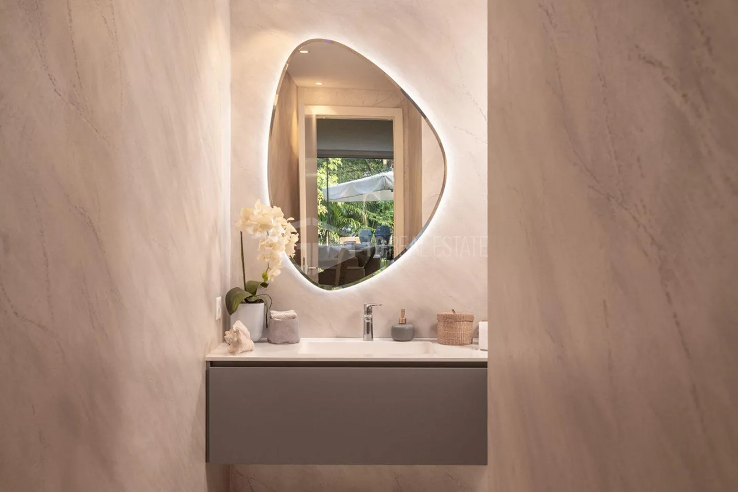 SPLENDID TRIPLEX WITH PLEASANT PRIVACY - Photo 15 of 15