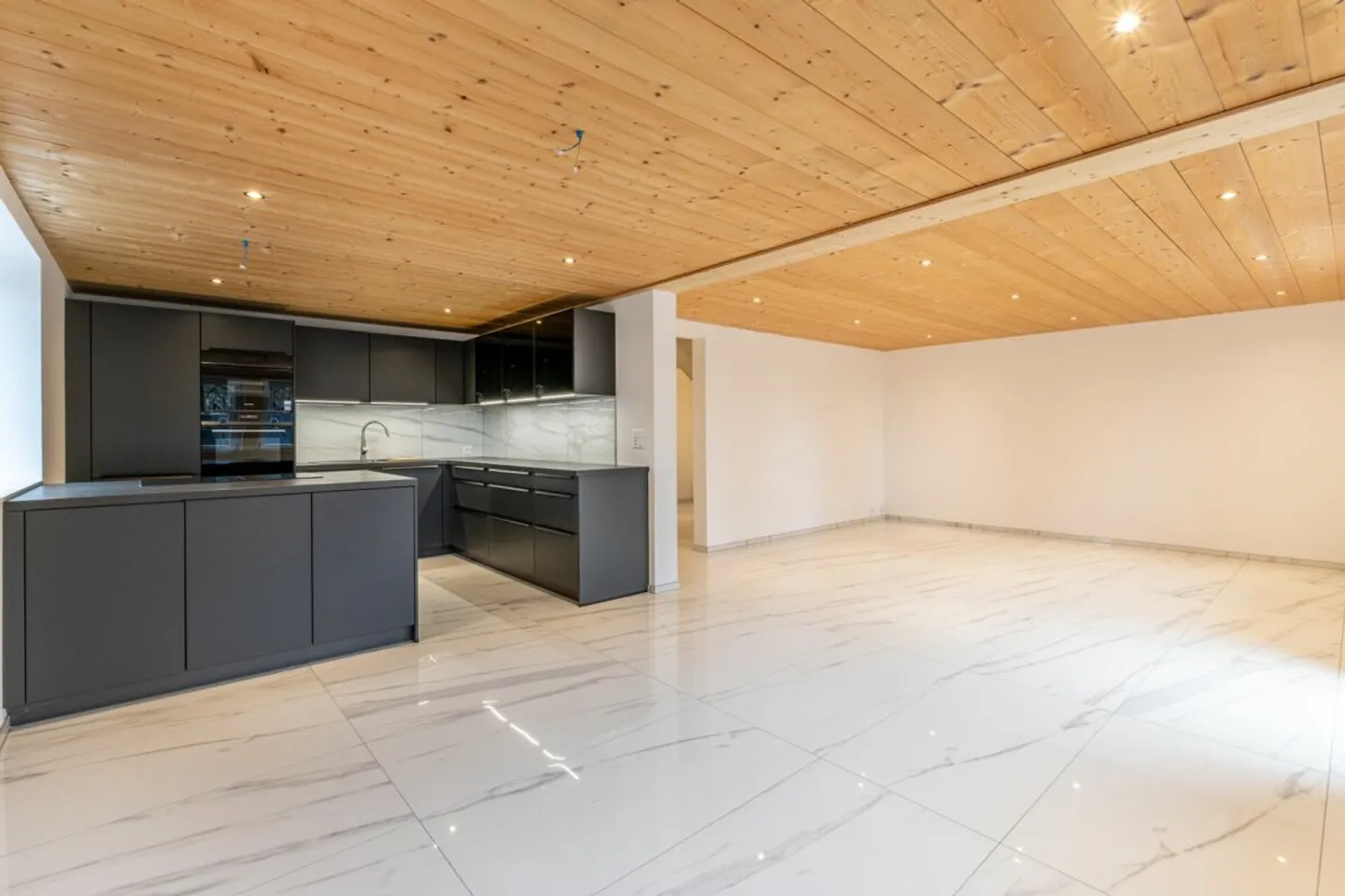 Renovated Family Home in Wängi - Photo 5 of 36