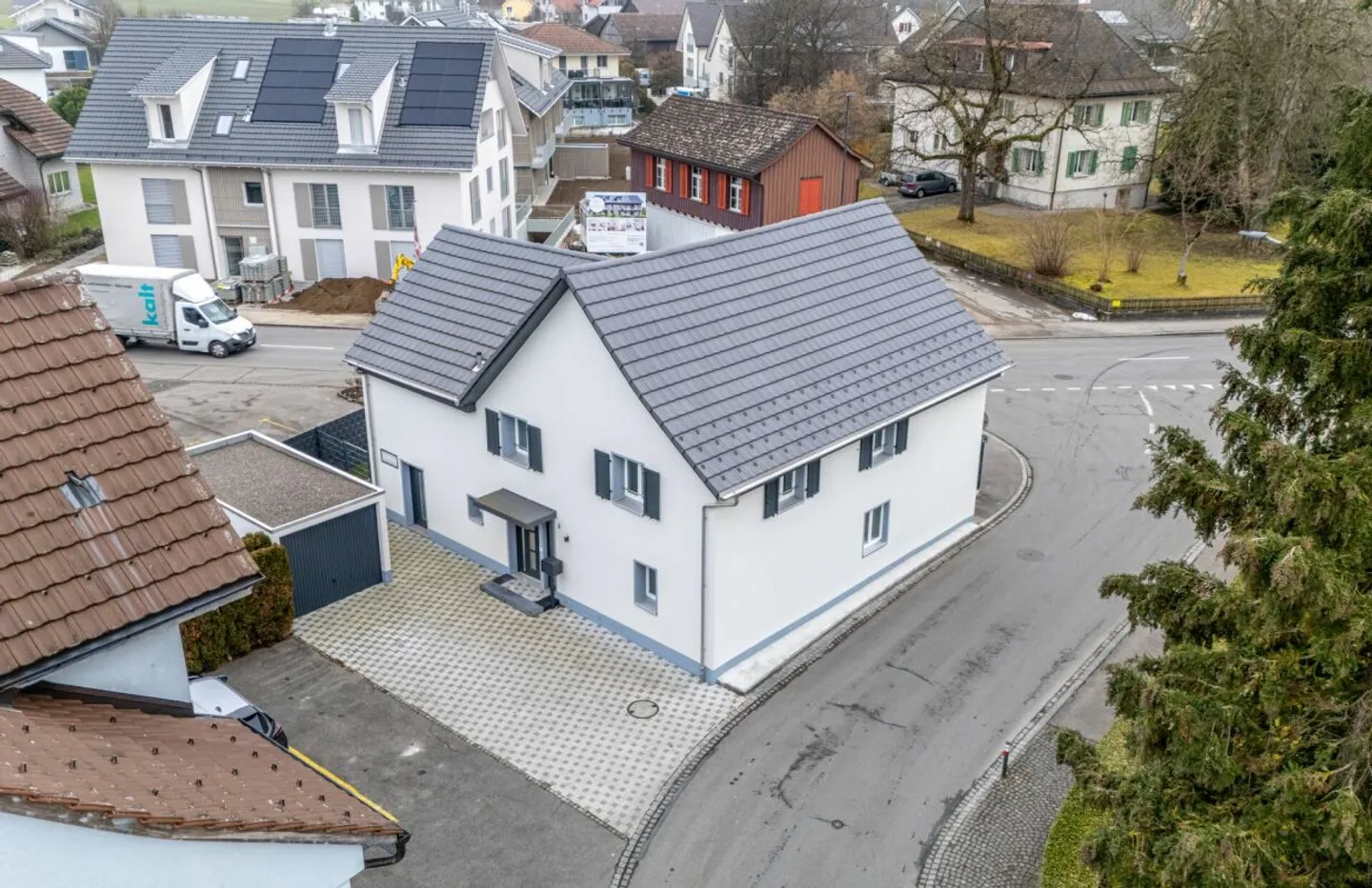 Renovated Family Home in Wängi - Photo 2 of 36