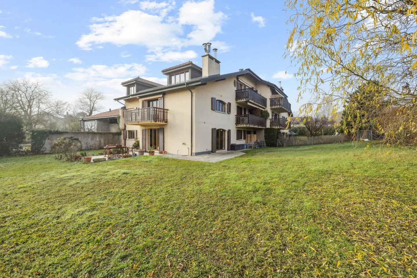 Superb Apartment with large private garden and large terrace - Photo 2 of 16