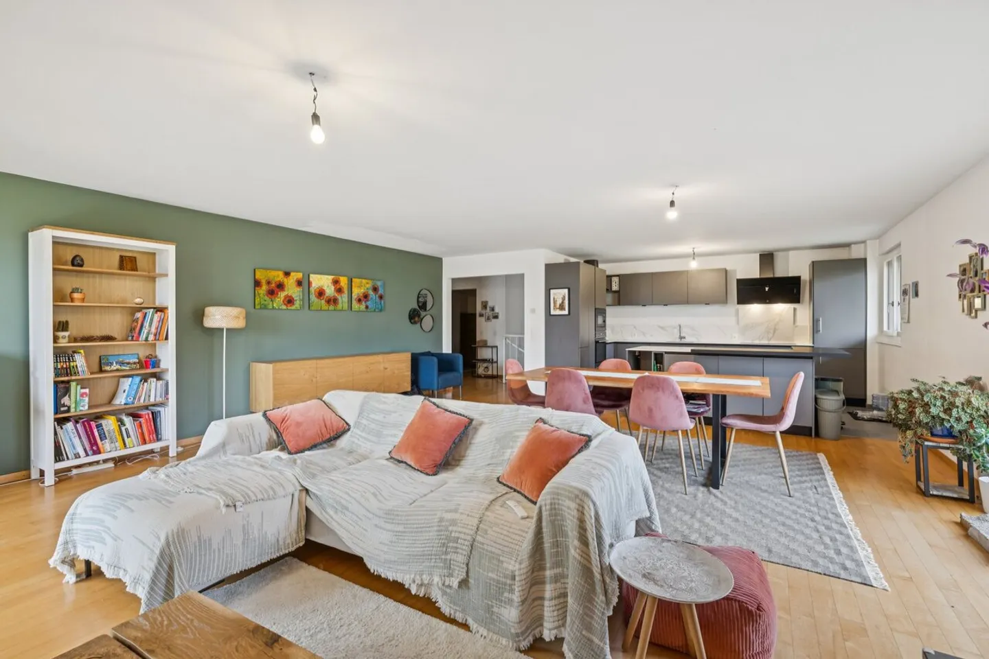 Superb Apartment with large private garden and large terrace - Photo 5 of 16