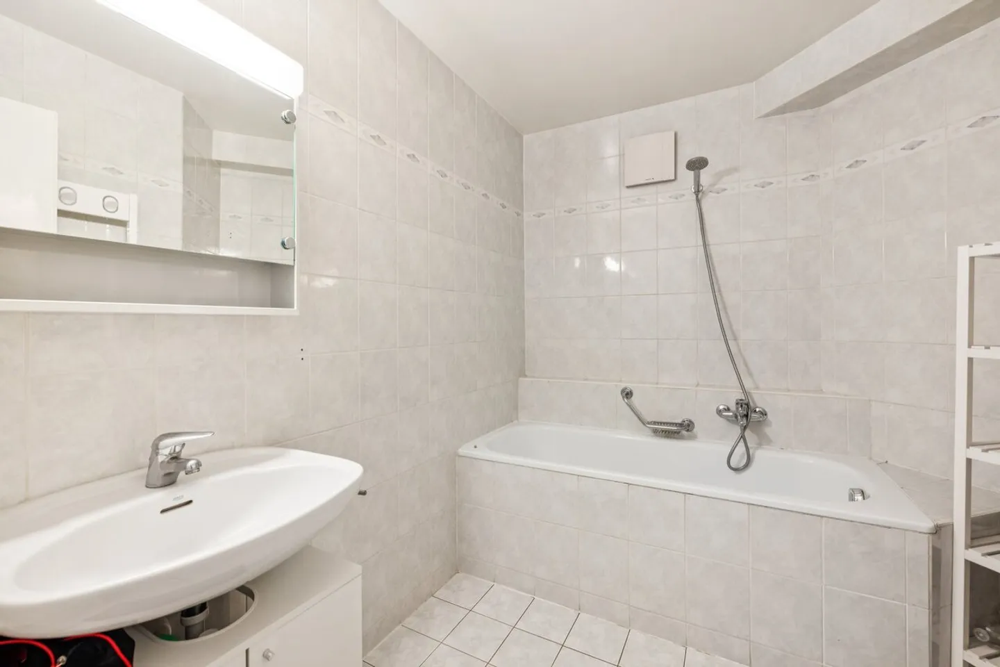 Superb Apartment with large private garden and large terrace - Photo 11 of 16