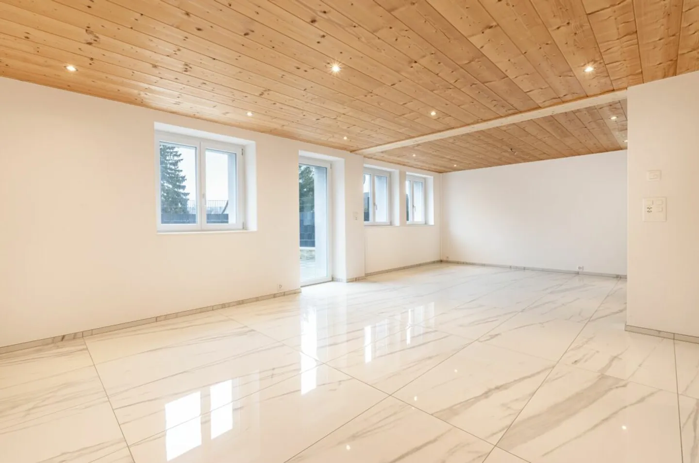 Renovated Family Home in Wängi - Photo 6 of 36