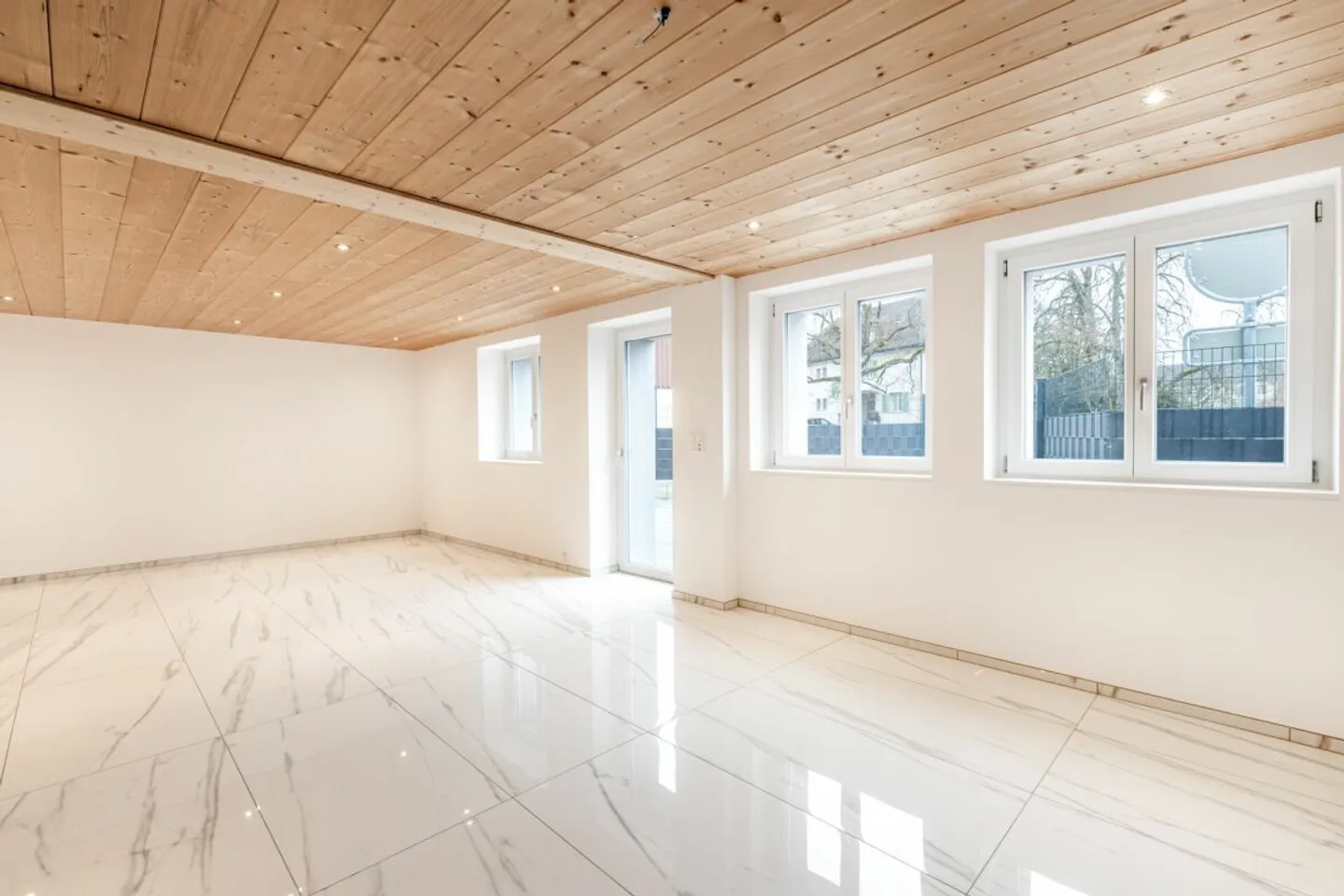 Renovated Family Home in Wängi - Photo 7 of 36
