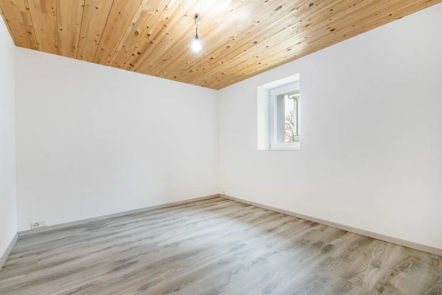 Renovated Family Home in Wängi - Photo 8 of 36